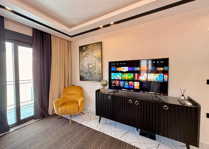 Sa Apartments! Sea View 2bd Flat *